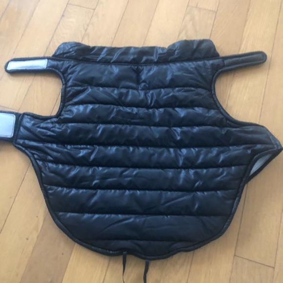 3 dog coats - 1 lurio puffer hoody and 2 Top paw puffers - Picture 7 of 7